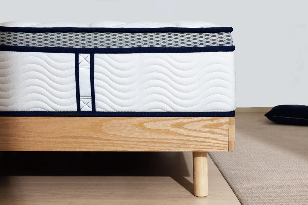 alt="Comfys Mattress side view"